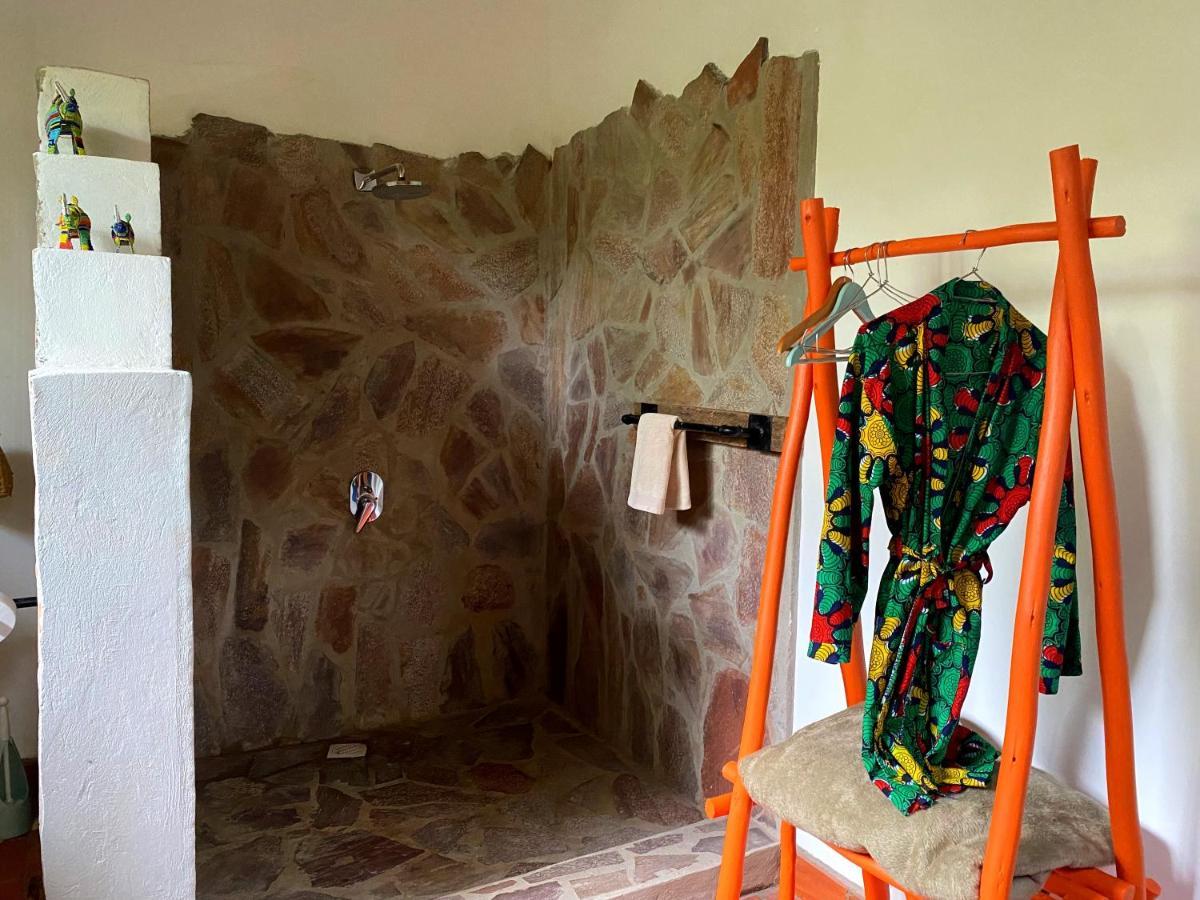 Chameleon Hill Forest Lodge Bwindi Luaran gambar