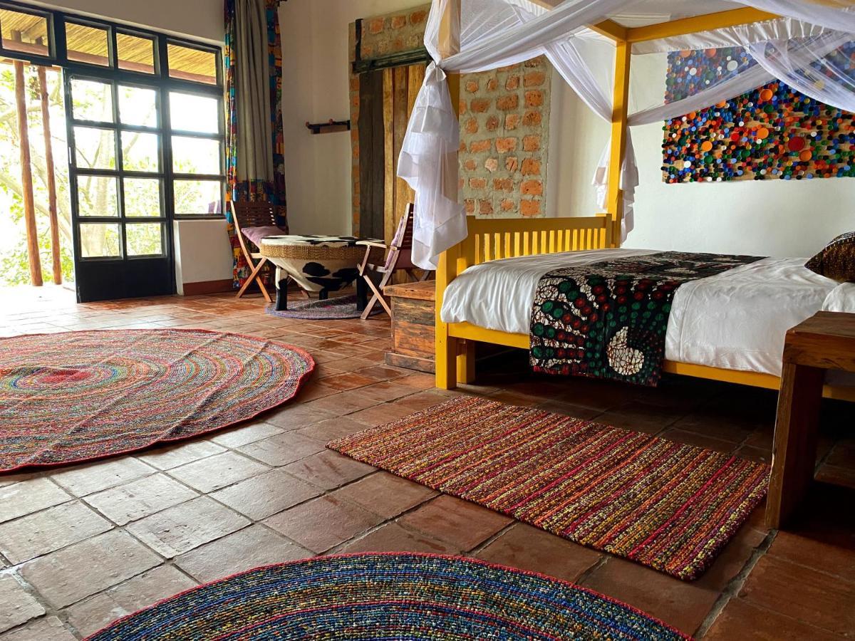 Chameleon Hill Forest Lodge Bwindi Luaran gambar